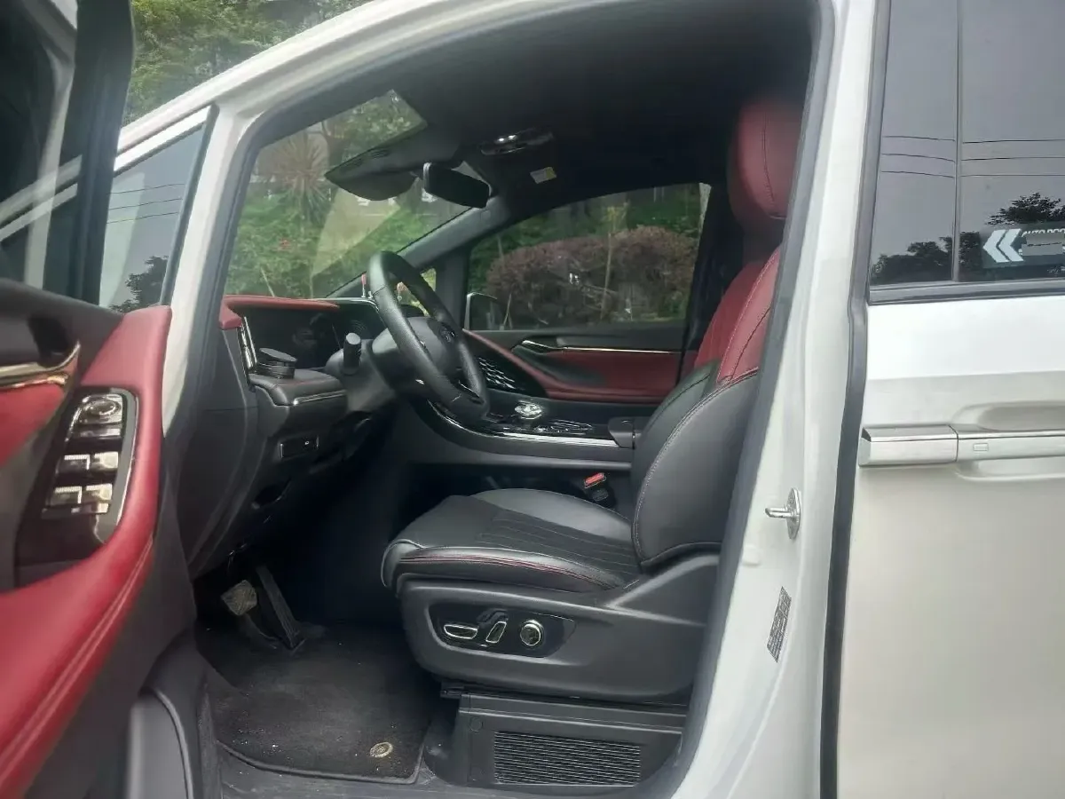 2023 GAC Trumpchi M8 2.0T 252HP L4 8AT,autocango,china used car exporter,china ev exporter,chinese used car exporter,chinese used ev exporter