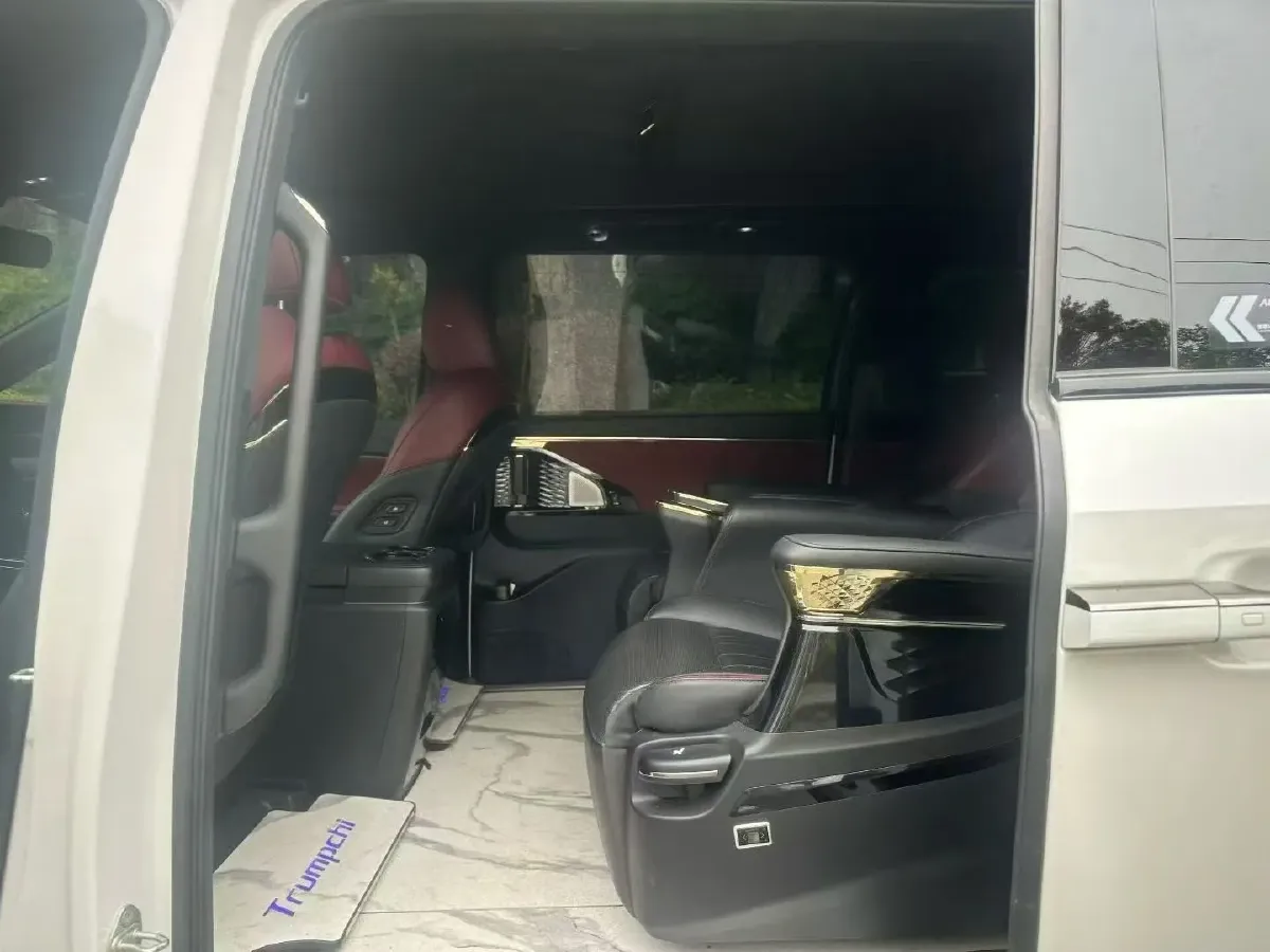 2023 GAC Trumpchi M8 2.0T 252HP L4 8AT,autocango,china used car exporter,china ev exporter,chinese used car exporter,chinese used ev exporter