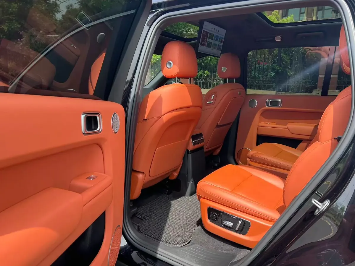 2024 Land Rover Range Rover Evoque 1.5T 200HP L3 8AT PHEV 15.5KWH,autocango,china used car exporter,china ev exporter,chinese used car exporter,chinese used ev exporter