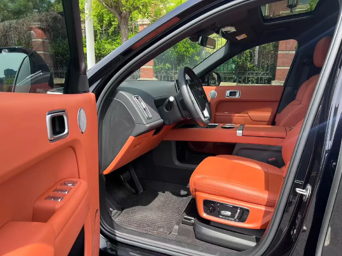 2024 Land Rover Range Rover Evoque 1.5T 200HP L3 8AT PHEV 15.5KWH,autocango,china used car exporter,china ev exporter,chinese used car exporter,chinese used ev exporter