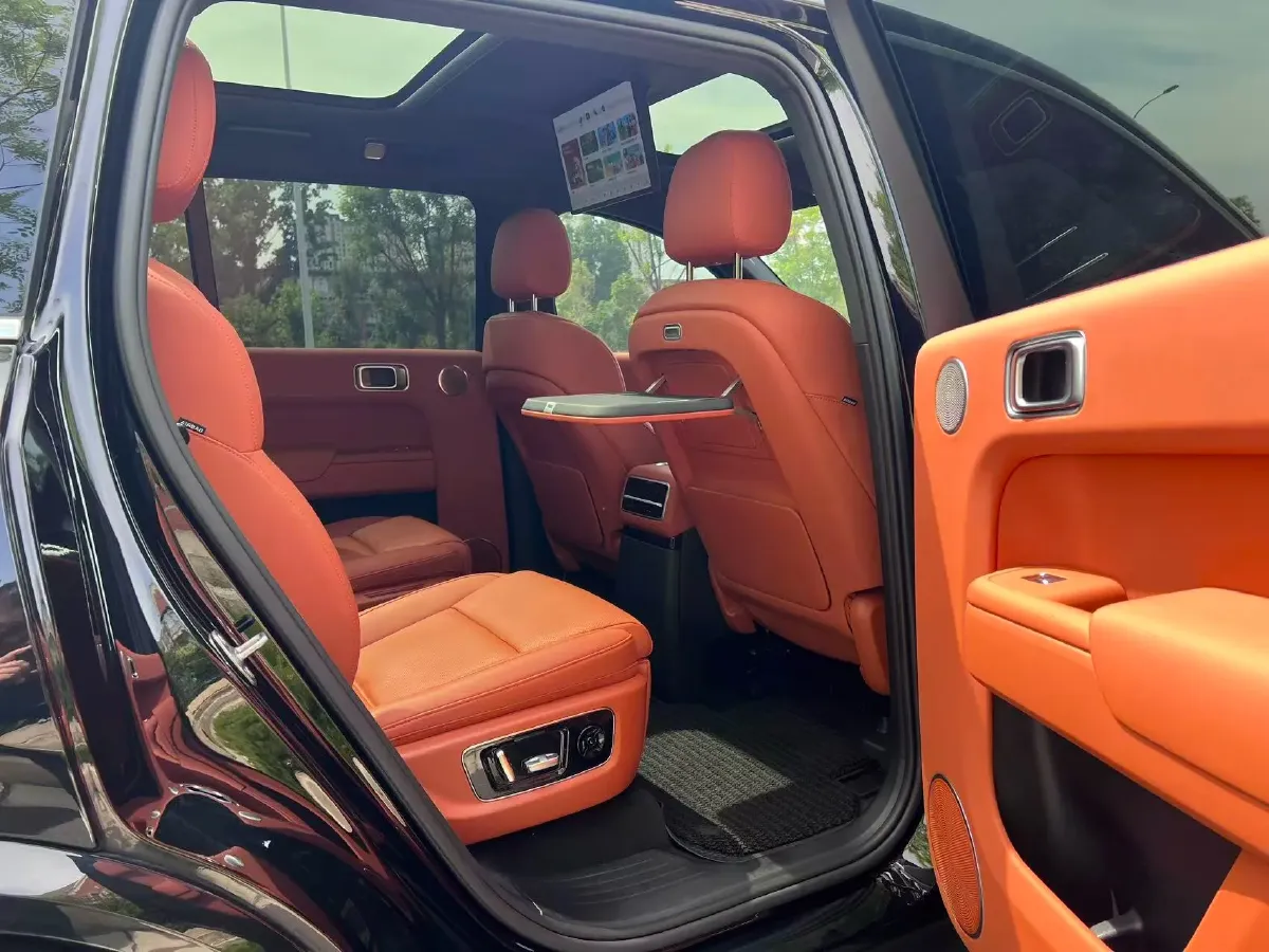 2024 Land Rover Range Rover Evoque 1.5T 200HP L3 8AT PHEV 15.5KWH,autocango,china used car exporter,china ev exporter,chinese used car exporter,chinese used ev exporter