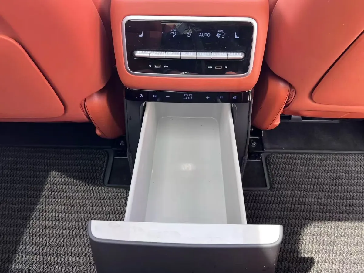 2024 Land Rover Range Rover Evoque 1.5T 200HP L3 8AT PHEV 15.5KWH,autocango,china used car exporter,china ev exporter,chinese used car exporter,chinese used ev exporter