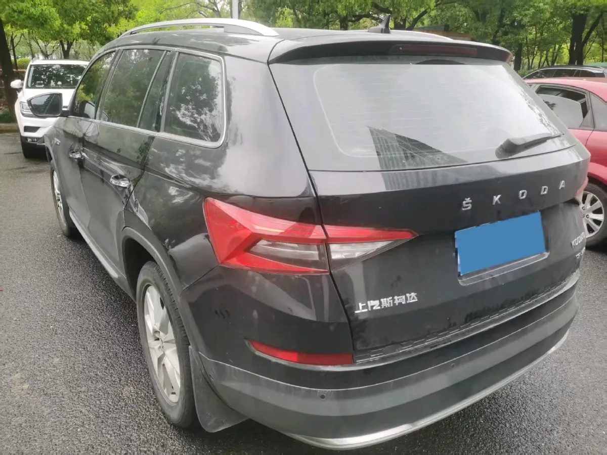 2021 Skoda Kodiak 2.0T 186HP L4 7DCT,autocango,china used car exporter,china ev exporter,chinese used car exporter,chinese used ev exporter