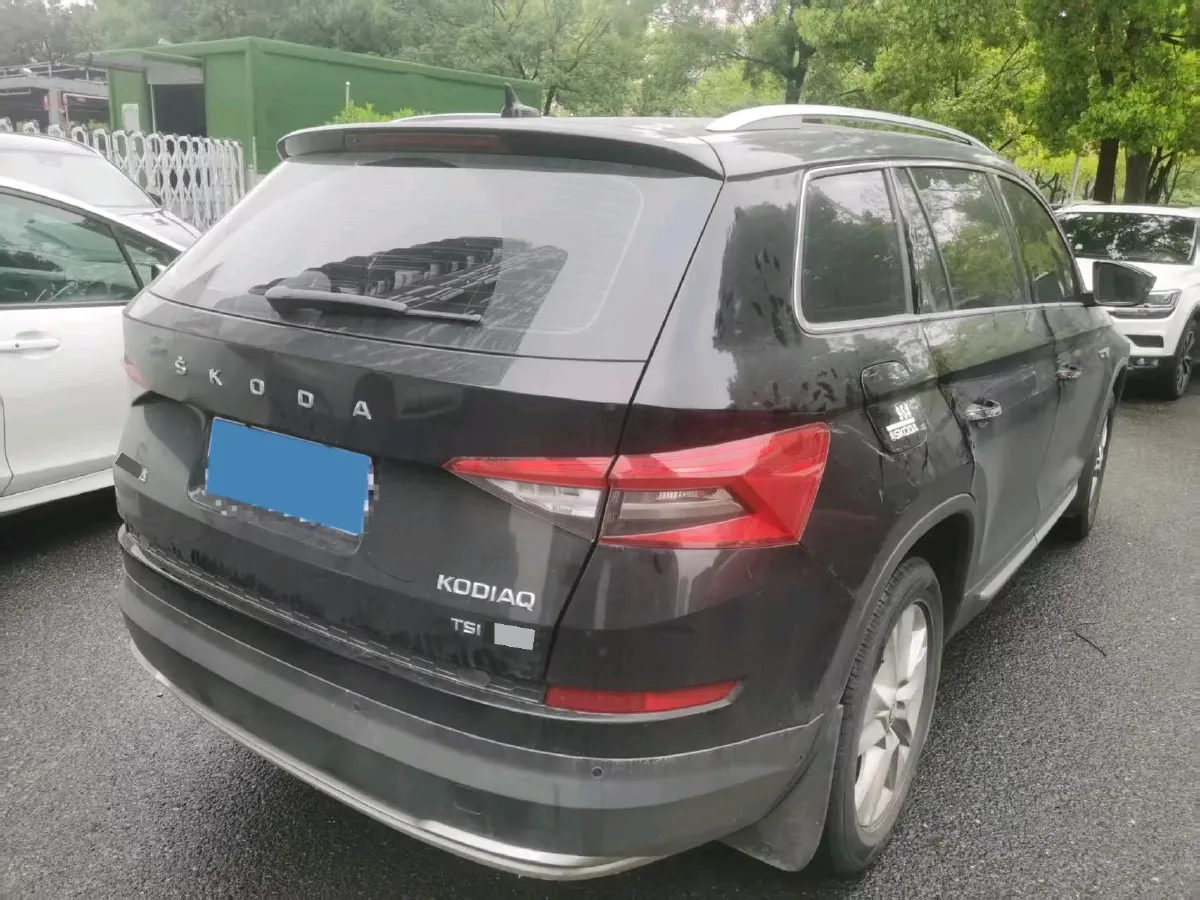 2021 Skoda Kodiak 2.0T 186HP L4 7DCT,autocango,china used car exporter,china ev exporter,chinese used car exporter,chinese used ev exporter
