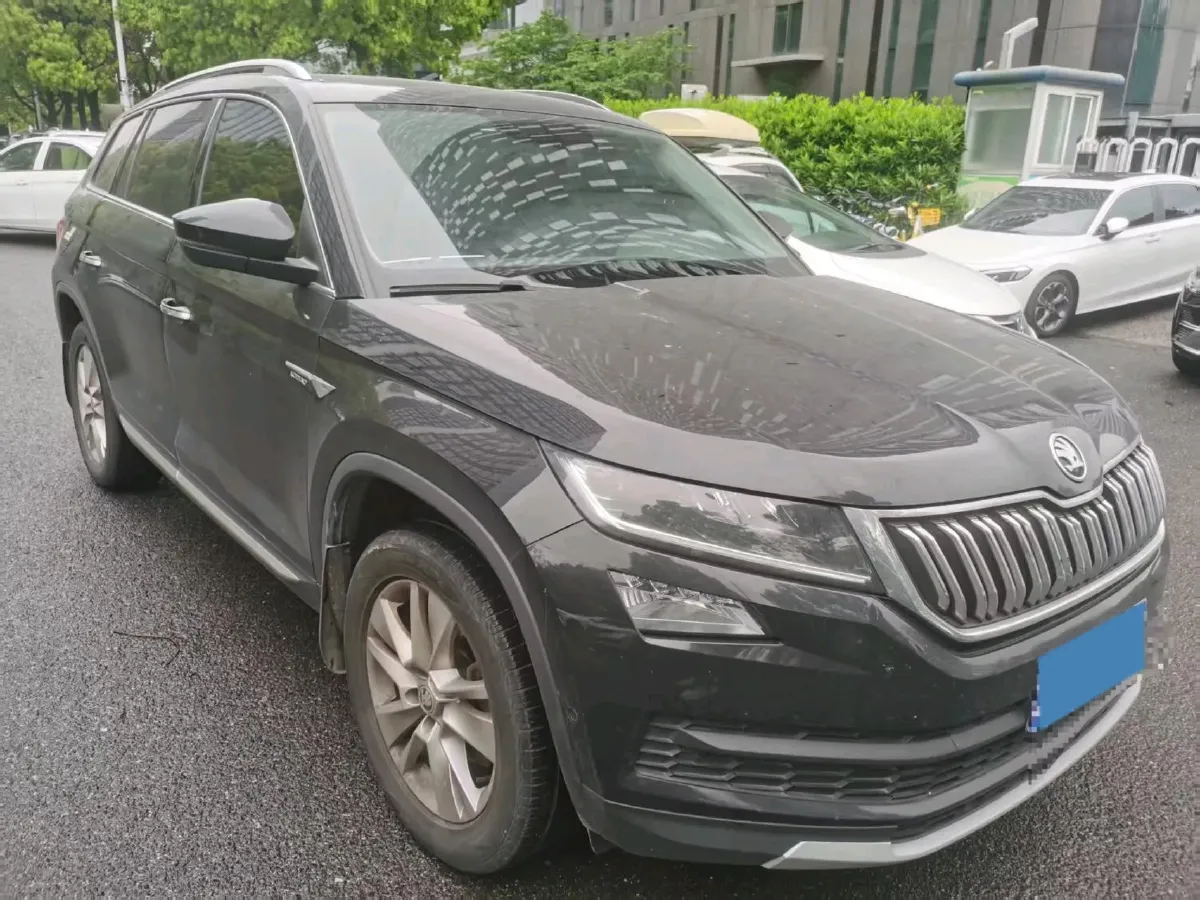 2021 Skoda Kodiak 2.0T 186HP L4 7DCT,autocango,china used car exporter,china ev exporter,chinese used car exporter,chinese used ev exporter