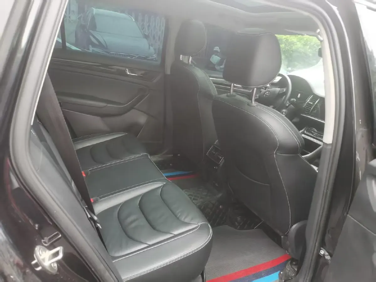 2021 Skoda Kodiak 2.0T 186HP L4 7DCT,autocango,china used car exporter,china ev exporter,chinese used car exporter,chinese used ev exporter