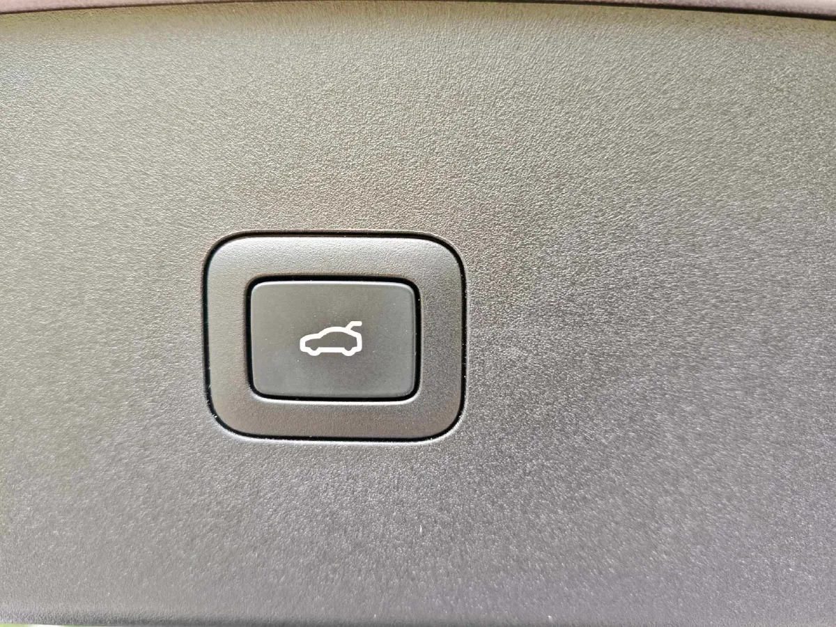 2025 MI YU7 BEV,autocango,china used car exporter,china ev exporter,chinese used car exporter,chinese used ev exporter