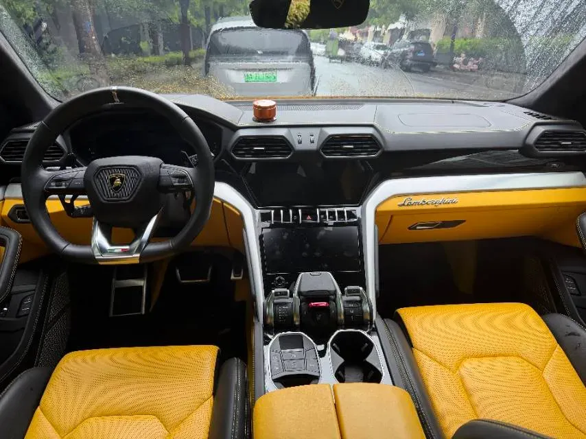 2021 Lamborghini Urus 4.0T 641HP V8 8AT,autocango,china used car exporter,china ev exporter,chinese used car exporter,chinese used ev exporter