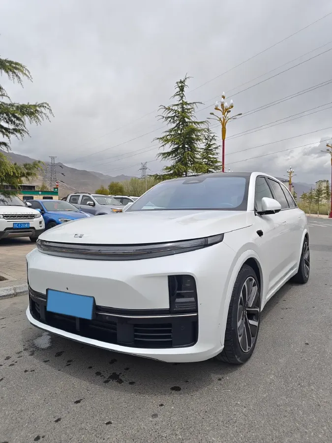2023 Li L7 Range Extended 154HP REEV 40.9KWH,autocango,china used car exporter,china ev exporter,chinese used car exporter,chinese used ev exporter