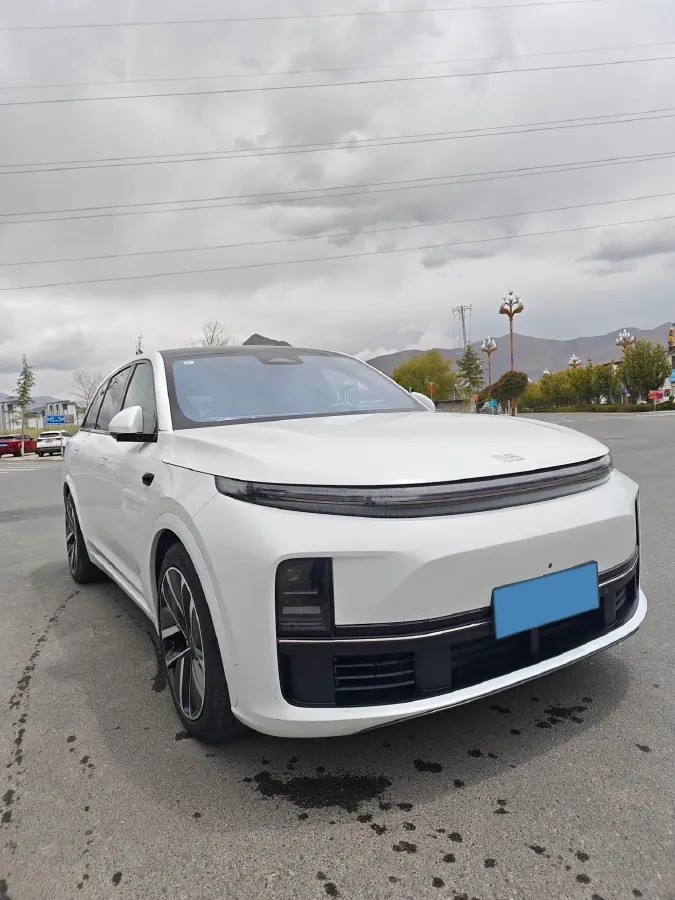 2023 Li L7 Range Extended 154HP REEV 40.9KWH,autocango,china used car exporter,china ev exporter,chinese used car exporter,chinese used ev exporter