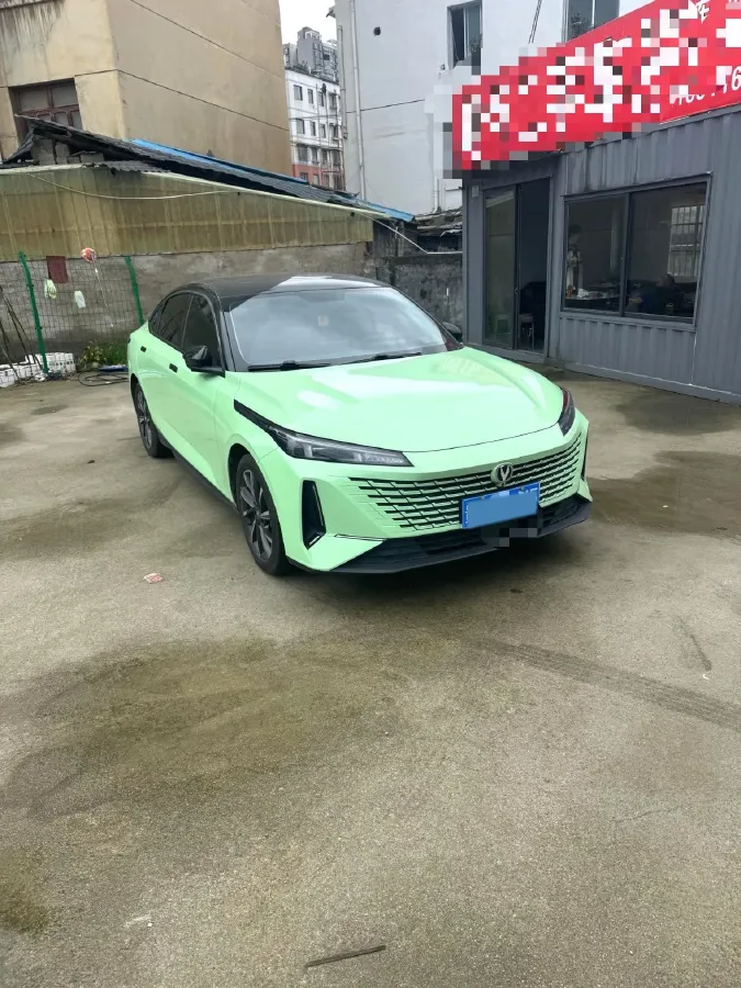 2023 ChangAn Oshan Z6 1.5T 188HP L4 7DCT,autocango,china used car exporter,china ev exporter,chinese used car exporter,chinese used ev exporter