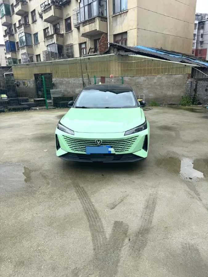 2023 ChangAn Oshan Z6 1.5T 188HP L4 7DCT,autocango,china used car exporter,china ev exporter,chinese used car exporter,chinese used ev exporter