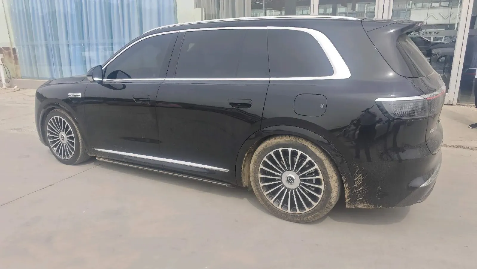 2025 AITO AITO M8 REEV 160HP REEV 53.4KWH,autocango,china used car exporter,china ev exporter,chinese used car exporter,chinese used ev exporter