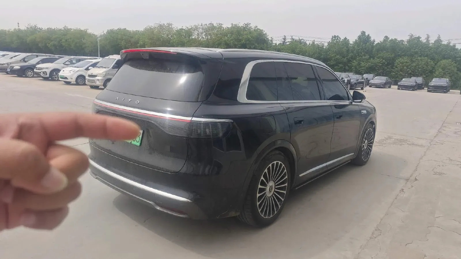 2025 AITO AITO M8 REEV 160HP REEV 53.4KWH,autocango,china used car exporter,china ev exporter,chinese used car exporter,chinese used ev exporter