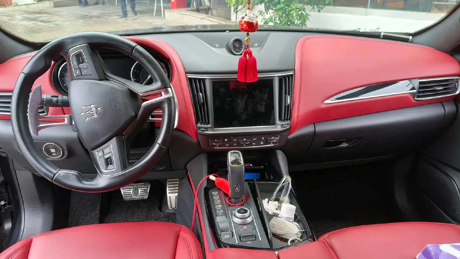 2022 Maserati Levante 2.0T 330HP L4 8AT,autocango,china used car exporter,china ev exporter,chinese used car exporter,chinese used ev exporter