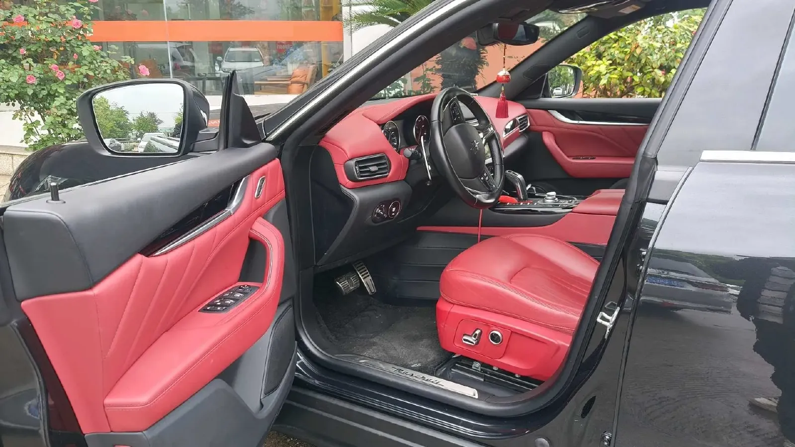 2022 Maserati Levante 2.0T 330HP L4 8AT,autocango,china used car exporter,china ev exporter,chinese used car exporter,chinese used ev exporter