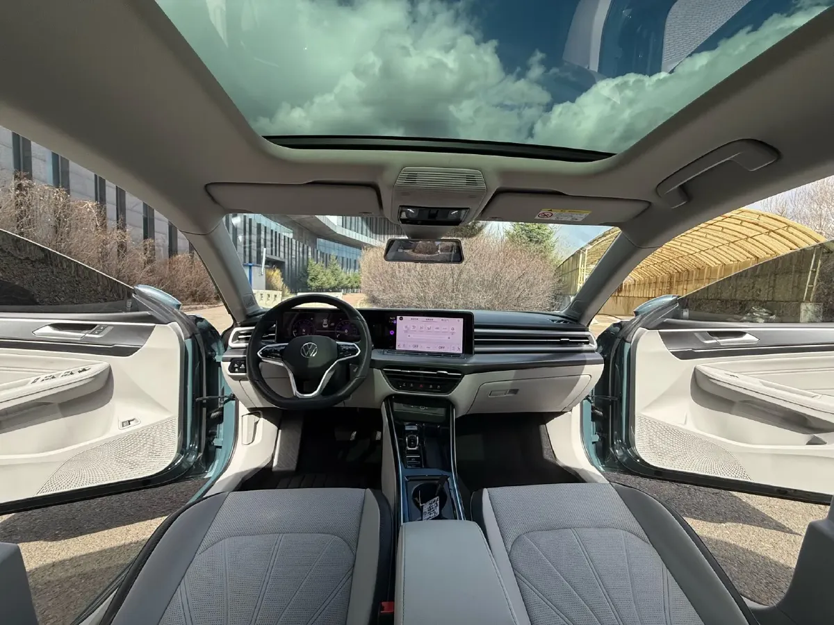 2024 Volkswagen Lamando 1.4T 150HP L4 7DCT,autocango,china used car exporter,china ev exporter,chinese used car exporter,chinese used ev exporter