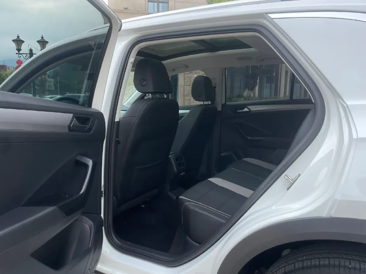 2022 Volkswagen T-Roc 1.4T 150HP L4 7DCT,autocango,china used car exporter,china ev exporter,chinese used car exporter,chinese used ev exporter