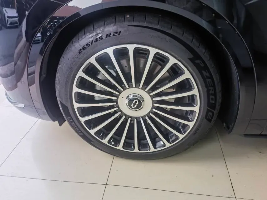 2025 AITO AITO M8 REEV 160HP REEV 53.4KWH,autocango,china used car exporter,china ev exporter,chinese used car exporter,chinese used ev exporter