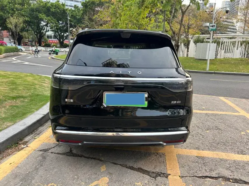 2025 AITO AITO M8 REEV 160HP REEV 53.4KWH,autocango,china used car exporter,china ev exporter,chinese used car exporter,chinese used ev exporter