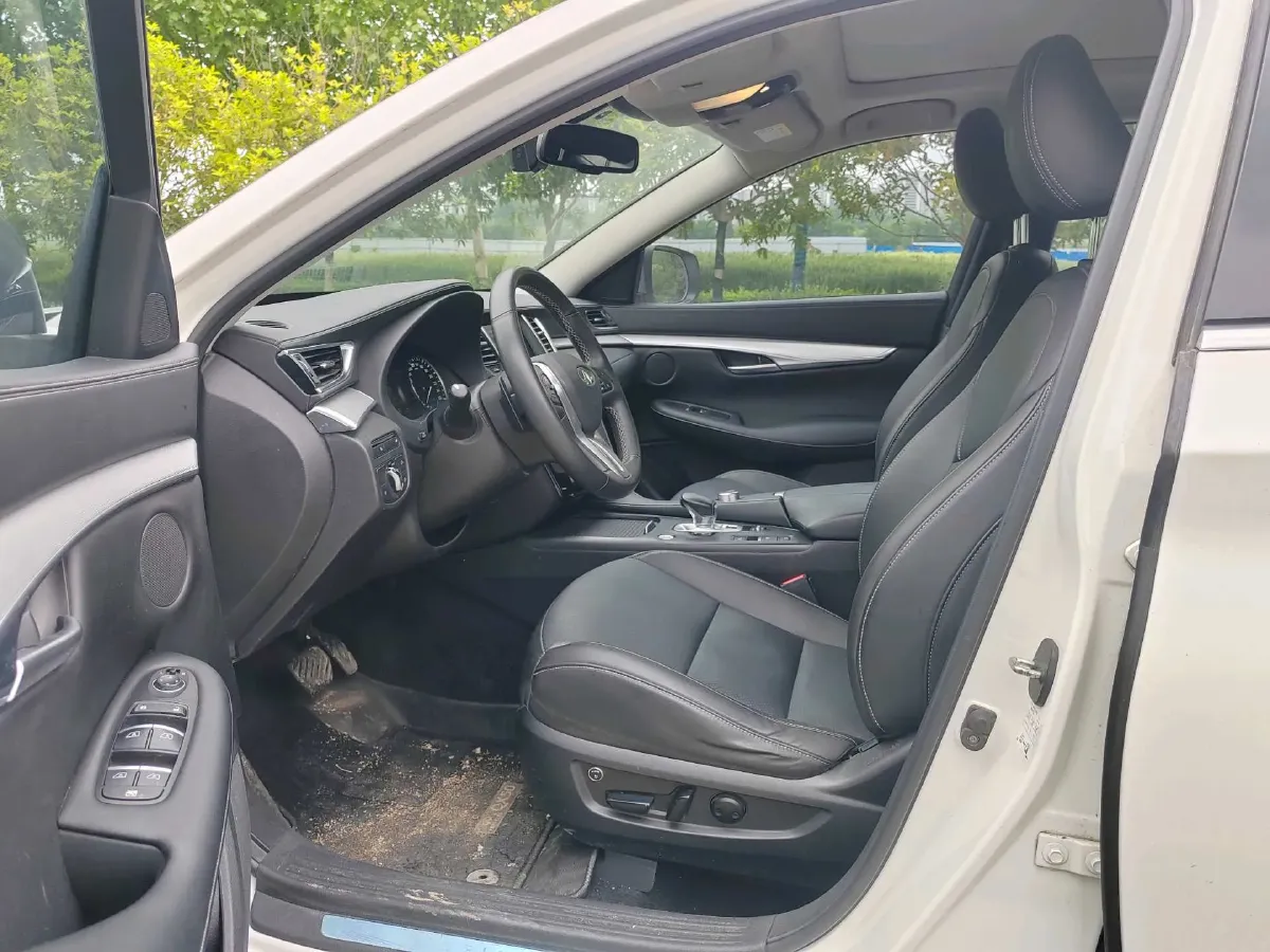 2022 Infiniti QX50 2.0T 261HP L4 CVT,autocango,china used car exporter,china ev exporter,chinese used car exporter,chinese used ev exporter