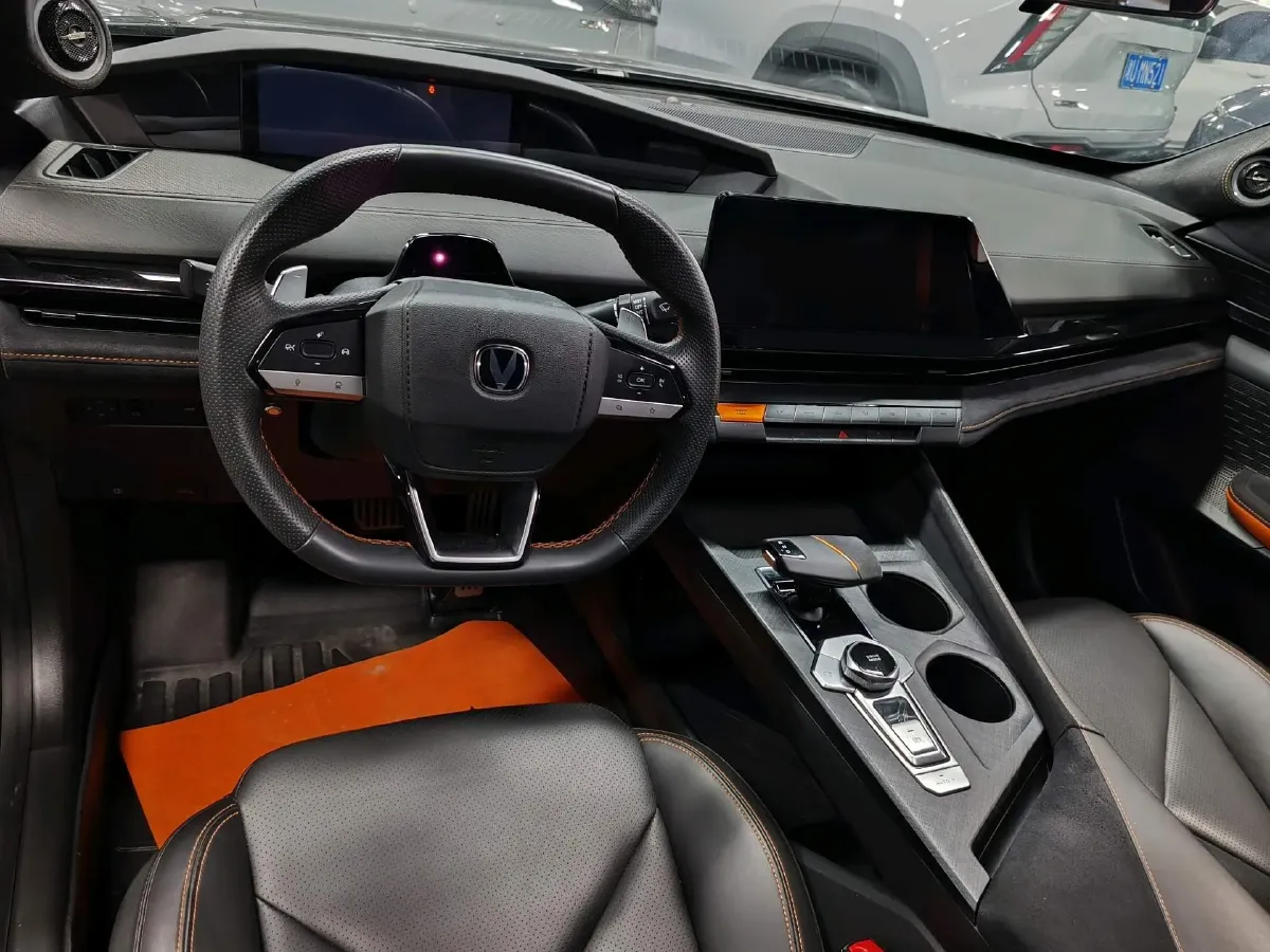 2022 ChangAn UNI-V 1.5T 188HP L4 7DCT,autocango,china used car exporter,china ev exporter,chinese used car exporter,chinese used ev exporter