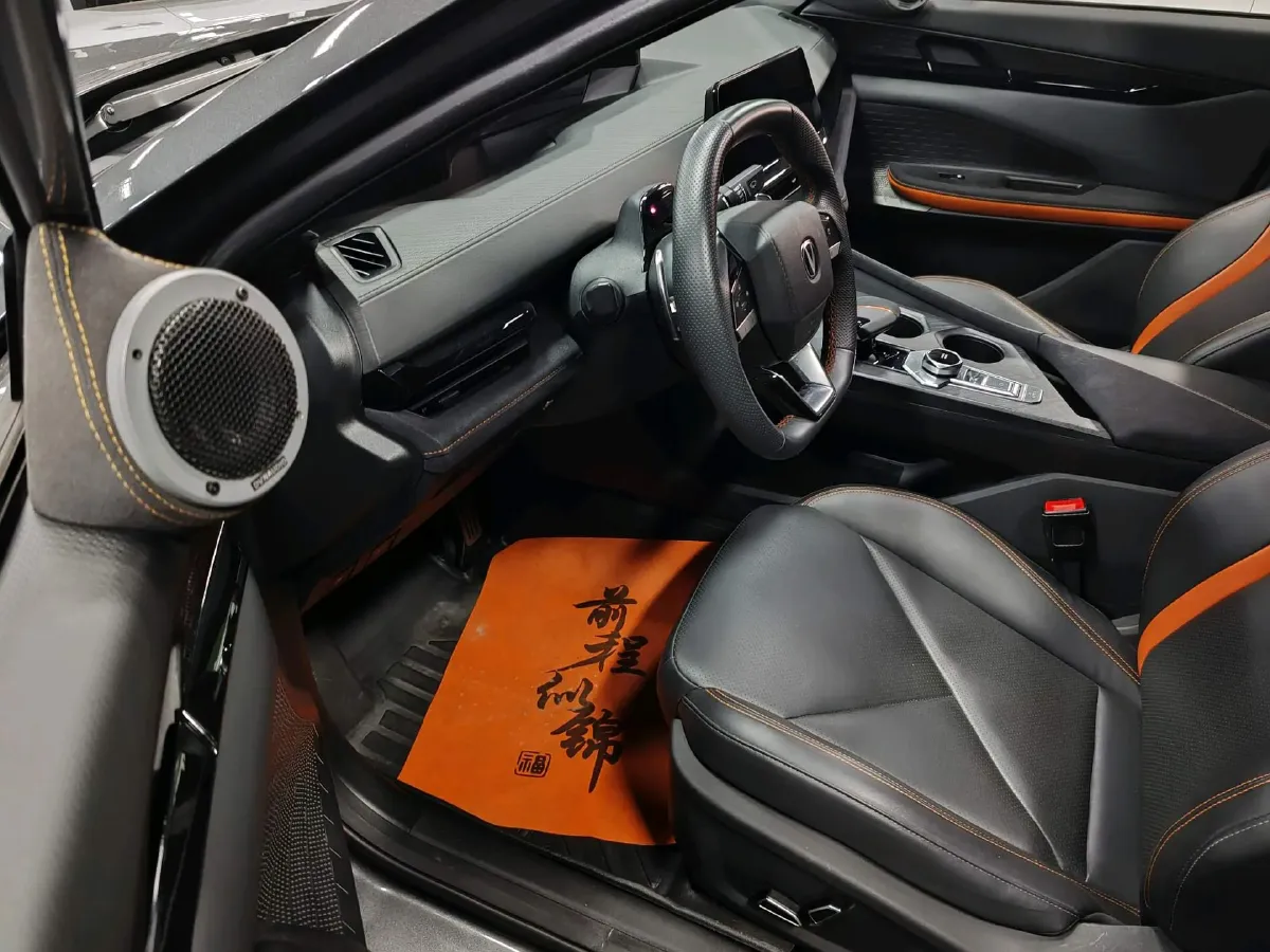 2022 ChangAn UNI-V 1.5T 188HP L4 7DCT,autocango,china used car exporter,china ev exporter,chinese used car exporter,chinese used ev exporter