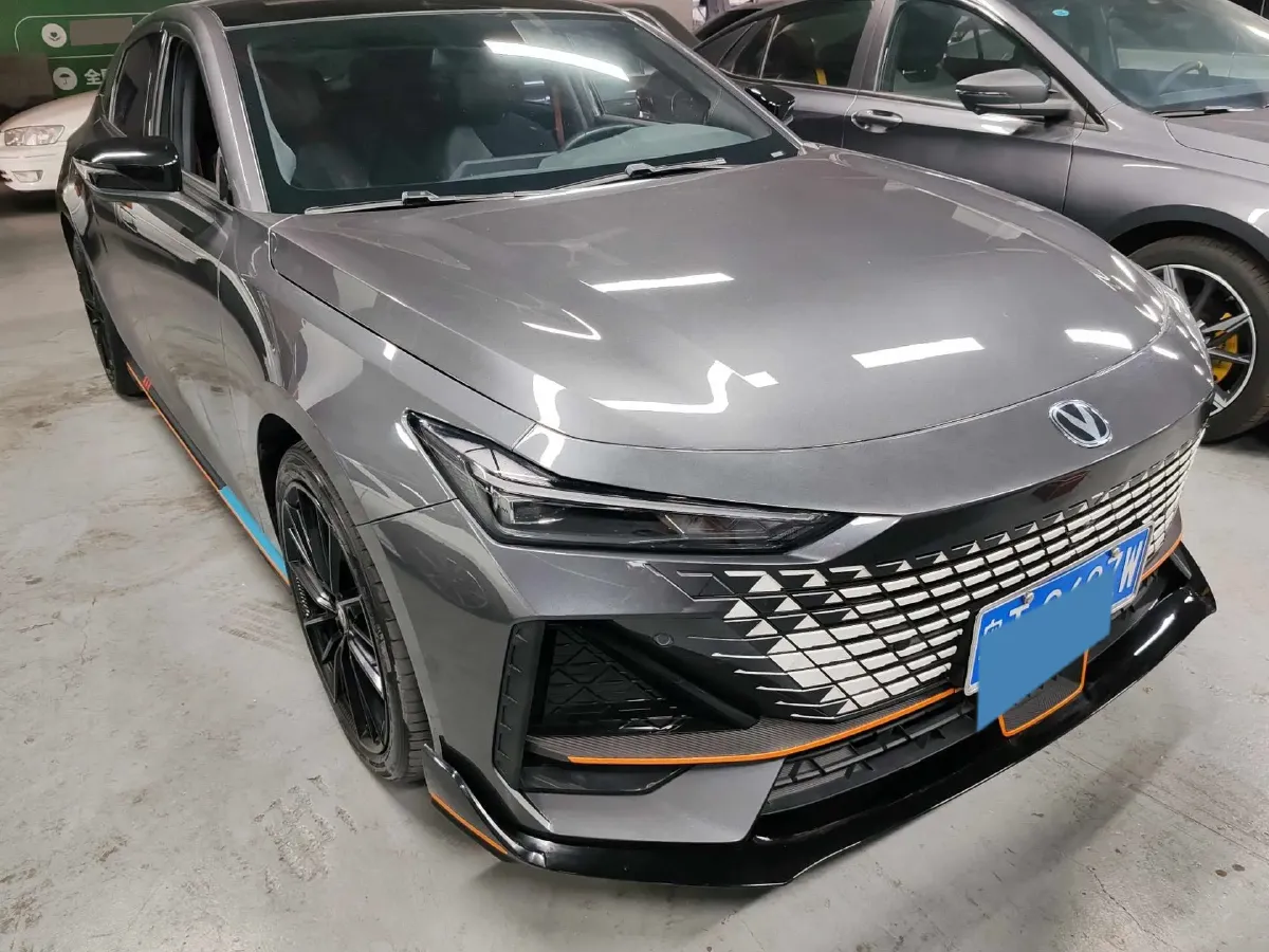2022 ChangAn UNI-V 1.5T 188HP L4 7DCT,autocango,china used car exporter,china ev exporter,chinese used car exporter,chinese used ev exporter