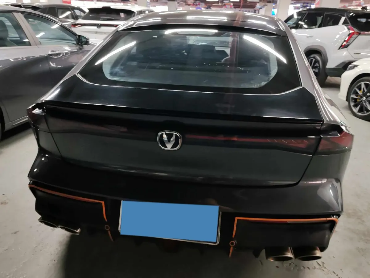 2022 ChangAn UNI-V 1.5T 188HP L4 7DCT,autocango,china used car exporter,china ev exporter,chinese used car exporter,chinese used ev exporter