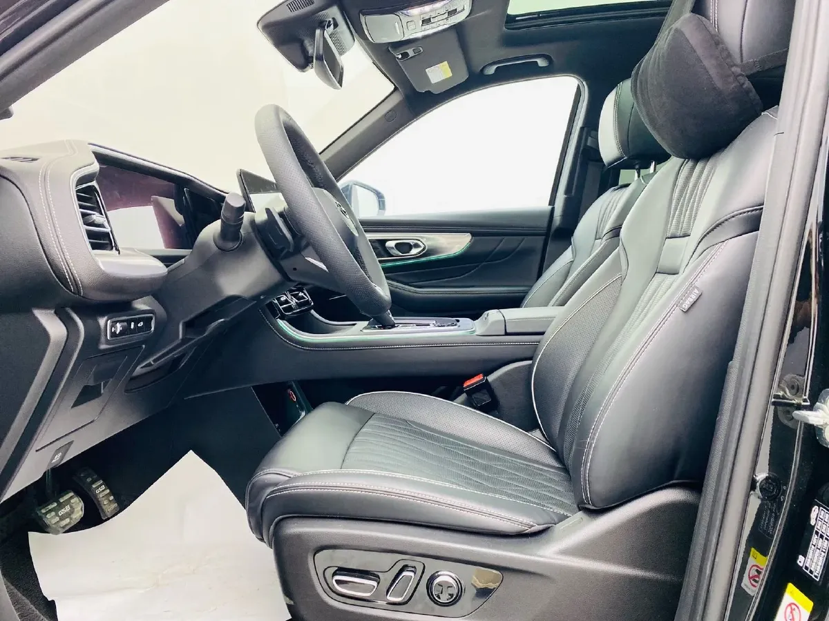 2024 GAC Trumpchi GS8 2.0T 252HP L4 8AT,autocango,china used car exporter,china ev exporter,chinese used car exporter,chinese used ev exporter