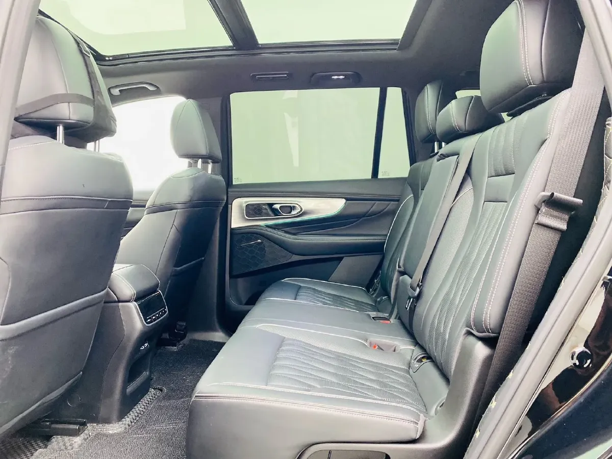 2024 GAC Trumpchi GS8 2.0T 252HP L4 8AT,autocango,china used car exporter,china ev exporter,chinese used car exporter,chinese used ev exporter