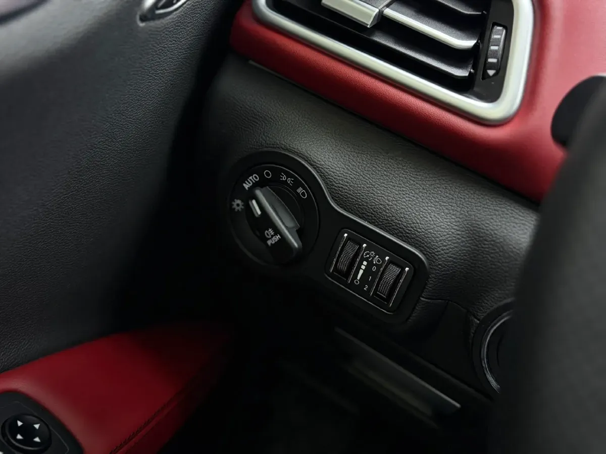 2022 Audi Q7 2.0T 245HP L4 8AT,autocango,china used car exporter,china ev exporter,chinese used car exporter,chinese used ev exporter