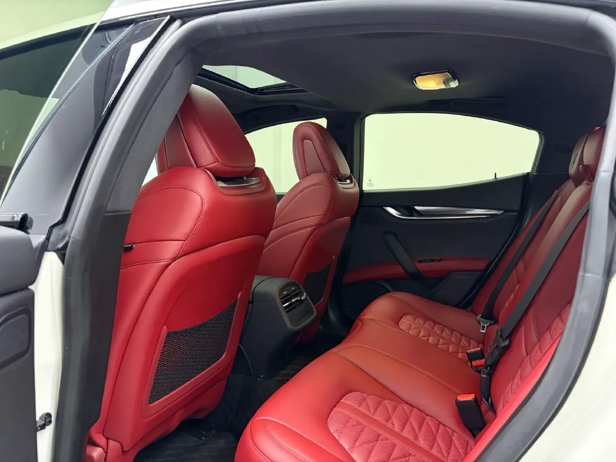 2022 Audi Q7 2.0T 245HP L4 8AT,autocango,china used car exporter,china ev exporter,chinese used car exporter,chinese used ev exporter