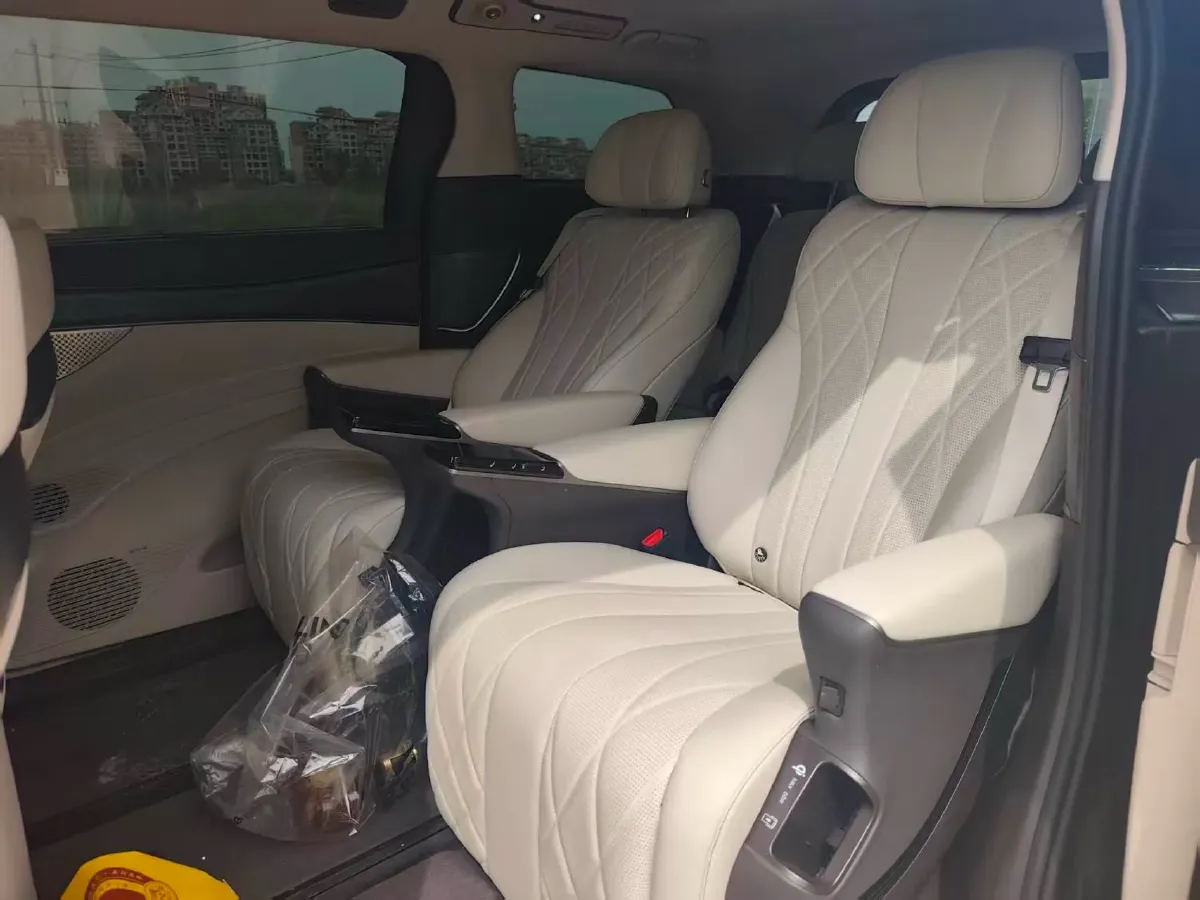 2025 Denza D9 1.5T 156HP L4 E-CVT PHEV,autocango,china used car exporter,china ev exporter,chinese used car exporter,chinese used ev exporter