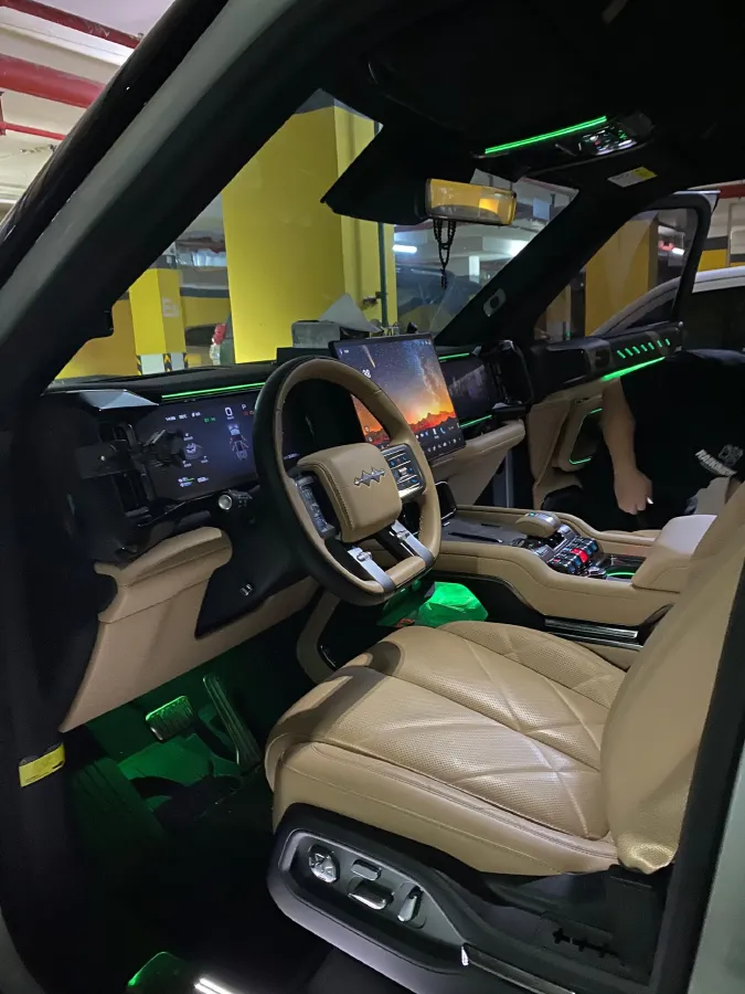 2025 FangChengBao Bao 8 2.0T 245HP L4 E-CVT PHEV 36.8KWH,autocango,china used car exporter,china ev exporter,chinese used car exporter,chinese used ev exporter