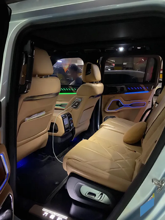 2025 FangChengBao Bao 8 2.0T 245HP L4 E-CVT PHEV 36.8KWH,autocango,china used car exporter,china ev exporter,chinese used car exporter,chinese used ev exporter