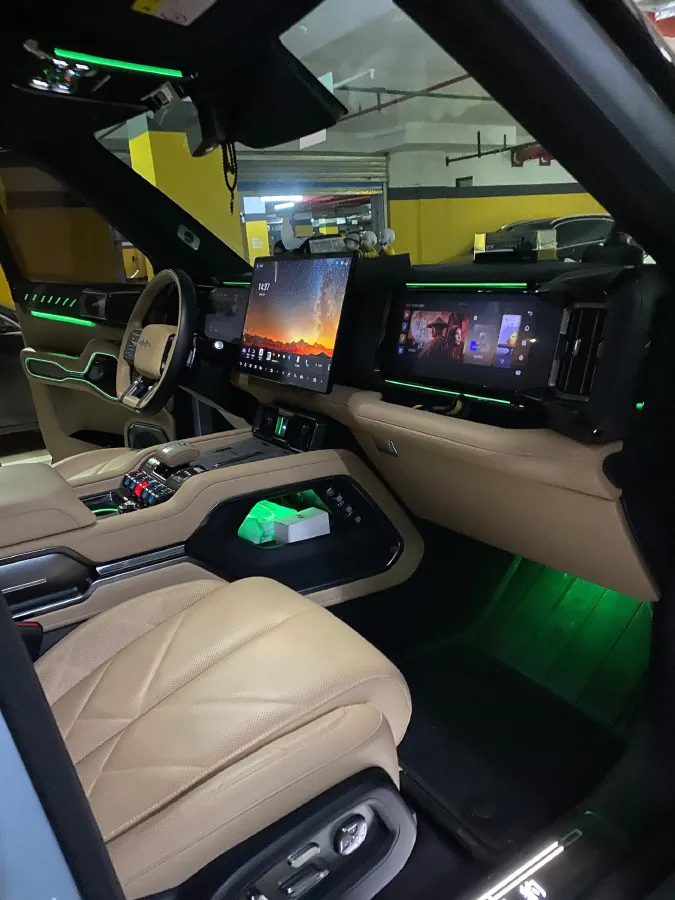 2025 FangChengBao Bao 8 2.0T 245HP L4 E-CVT PHEV 36.8KWH,autocango,china used car exporter,china ev exporter,chinese used car exporter,chinese used ev exporter