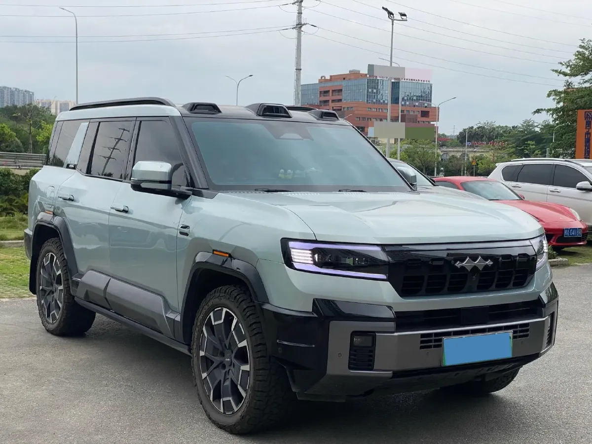2025 FangChengBao Bao 8 2.0T 245HP L4 E-CVT PHEV 36.8KWH,autocango,china used car exporter,china ev exporter,chinese used car exporter,chinese used ev exporter