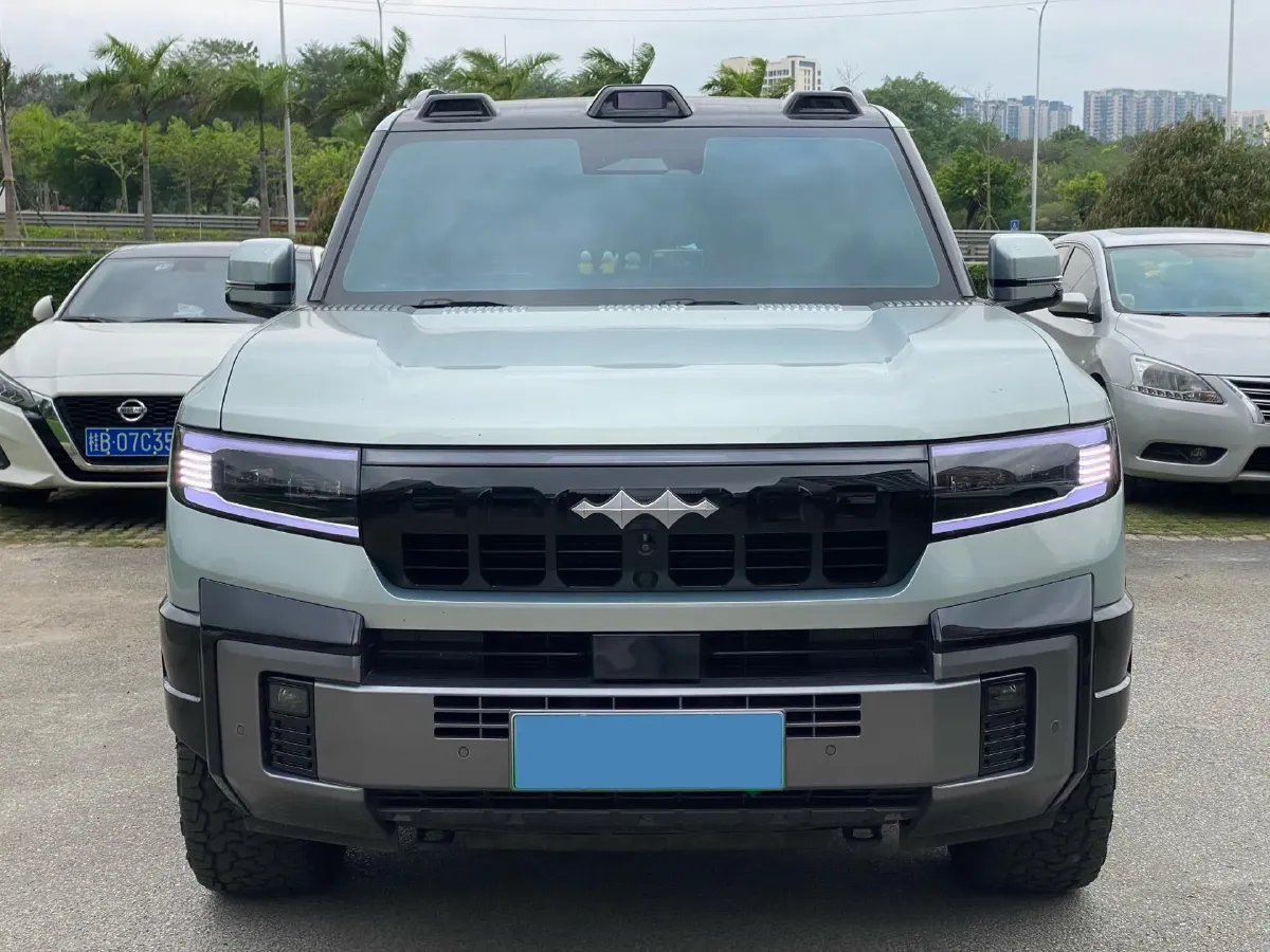 2025 FangChengBao Bao 8 2.0T 245HP L4 E-CVT PHEV 36.8KWH,autocango,china used car exporter,china ev exporter,chinese used car exporter,chinese used ev exporter