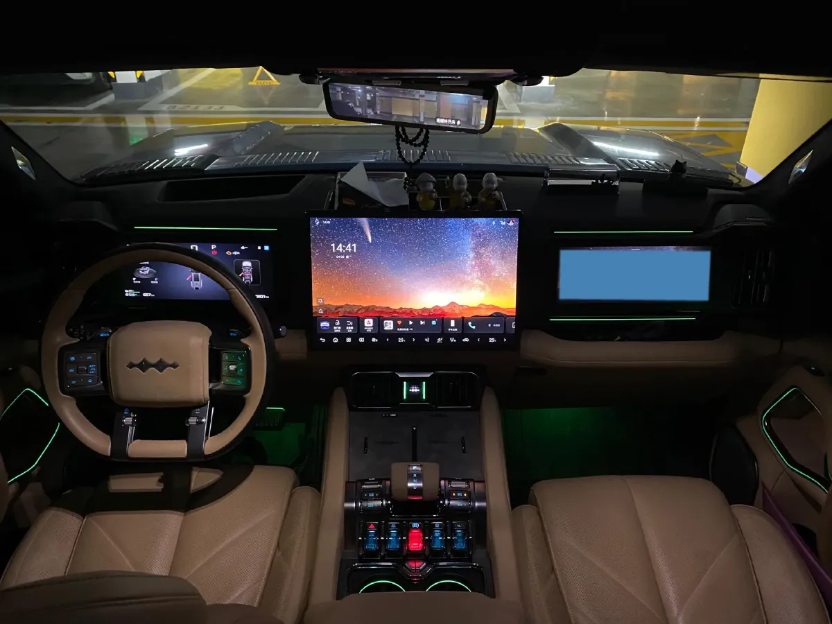 2025 FangChengBao Bao 8 2.0T 245HP L4 E-CVT PHEV 36.8KWH,autocango,china used car exporter,china ev exporter,chinese used car exporter,chinese used ev exporter