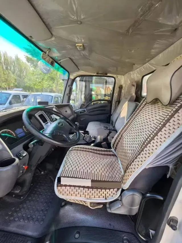 2020 FAW Senia R8 1.6L 116HP L4 6AT,autocango,china used car exporter,china ev exporter,chinese used car exporter,chinese used ev exporter