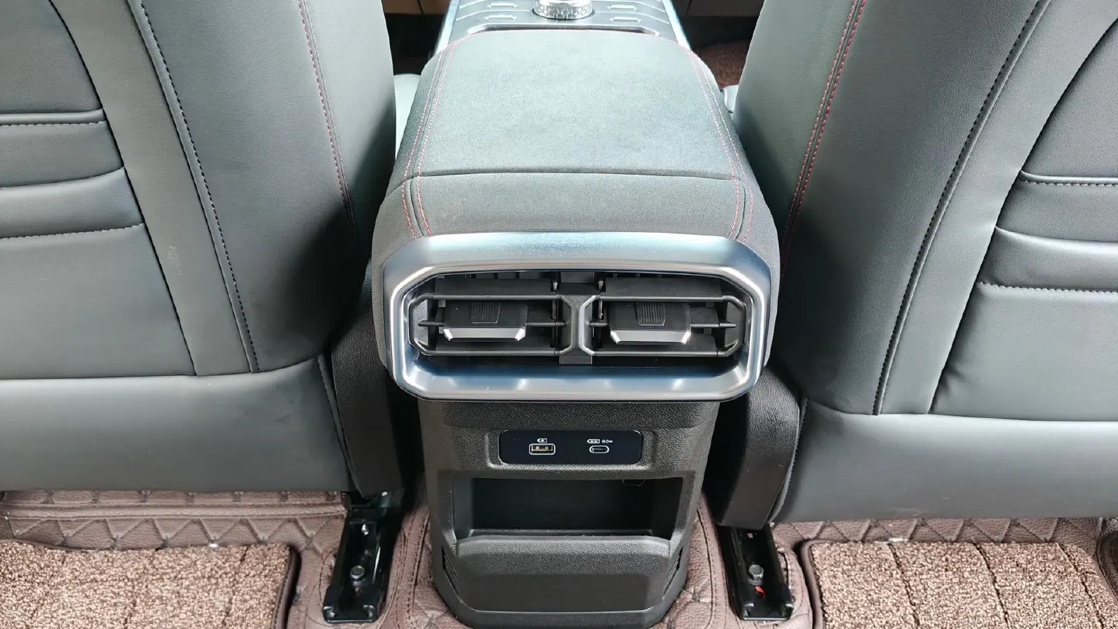 2023 Jetour Traveller 2.0T 254HP L4 7DCT,autocango,china used car exporter,china ev exporter,chinese used car exporter,chinese used ev exporter