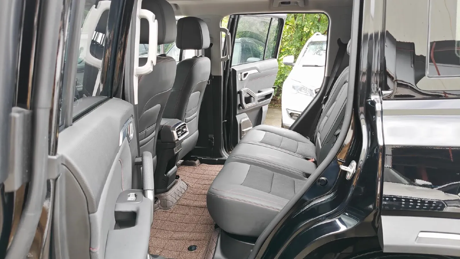 2023 Jetour Traveller 2.0T 254HP L4 7DCT,autocango,china used car exporter,china ev exporter,chinese used car exporter,chinese used ev exporter