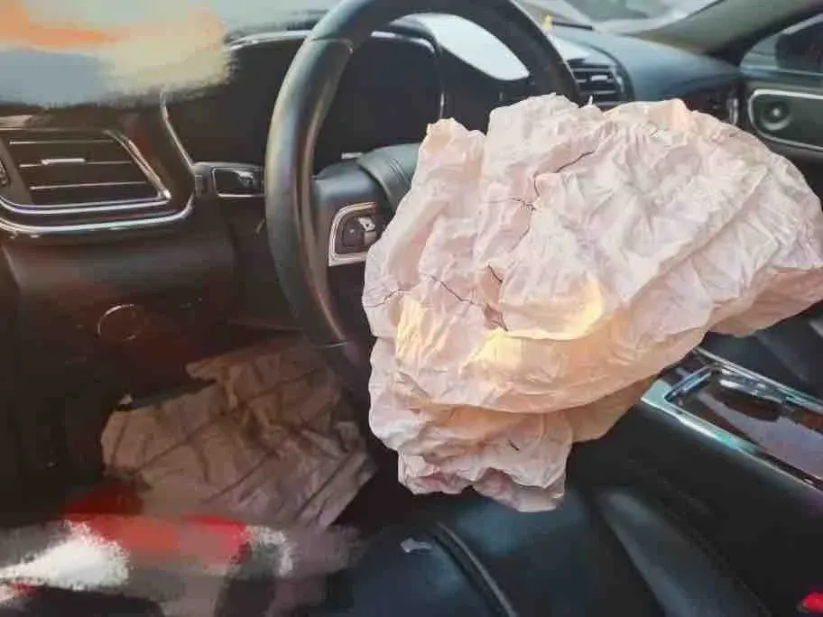 2018 Lincoln Continental 2.0T 261HP L4 6AT,autocango,china used car exporter,china ev exporter,chinese used car exporter,chinese used ev exporter