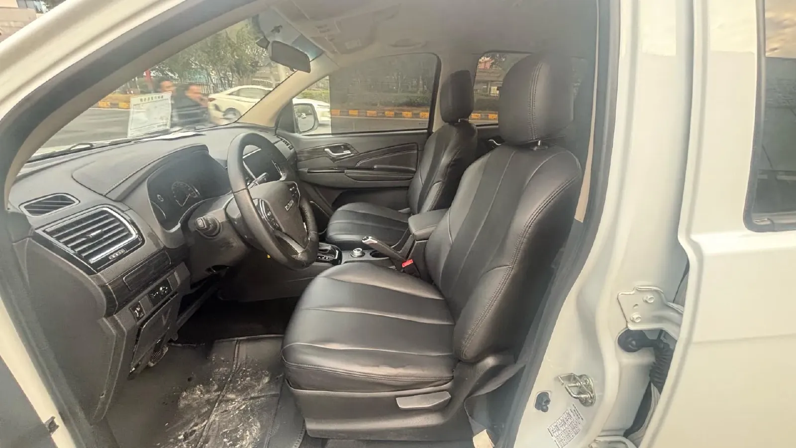 2020 Isuzu LingTuo 2.5T 150HP L4 6AT,autocango,china used car exporter,china ev exporter,chinese used car exporter,chinese used ev exporter