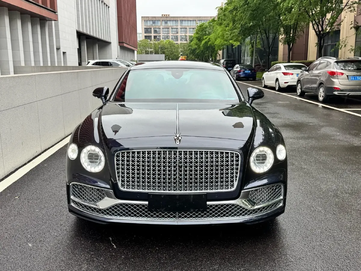 2022 Bentley Flying Spur 4.0T 550HP V8 8DCT,autocango,china used car exporter,china ev exporter,chinese used car exporter,chinese used ev exporter