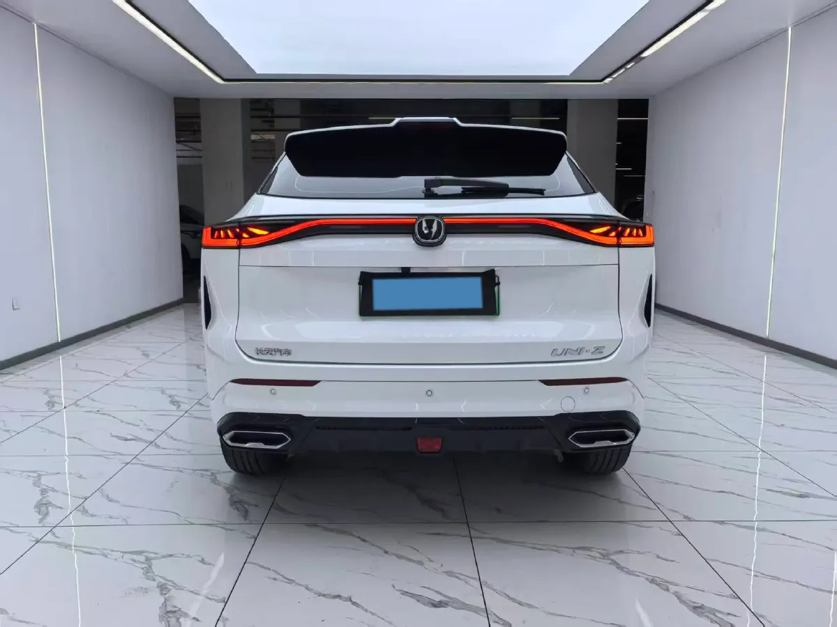 2024 ChangAn UNI-Z 1.5L 98HP L4 E-CVT PHEV 18.4KWH,autocango,china used car exporter,china ev exporter,chinese used car exporter,chinese used ev exporter