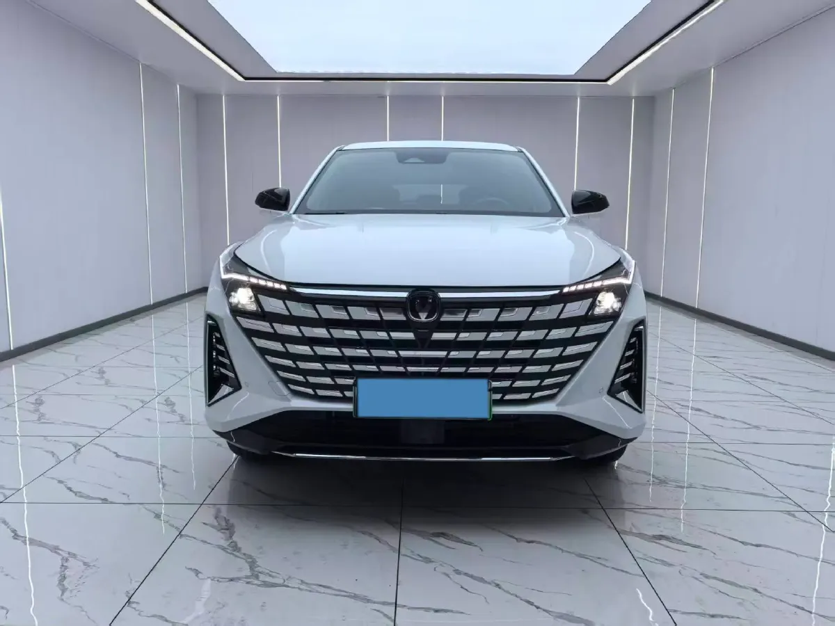 2024 ChangAn UNI-Z 1.5L 98HP L4 E-CVT PHEV 18.4KWH,autocango,china used car exporter,china ev exporter,chinese used car exporter,chinese used ev exporter