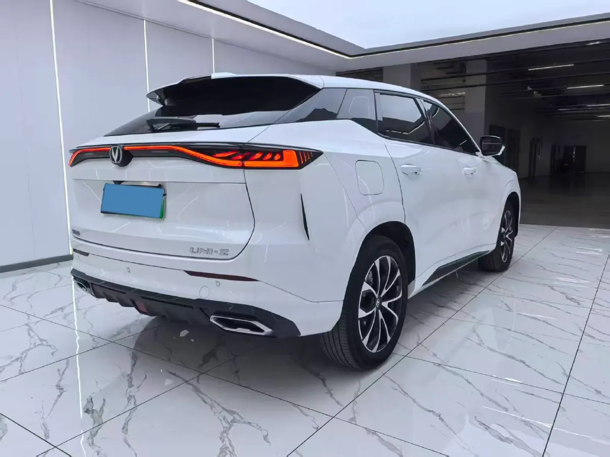 2024 ChangAn UNI-Z 1.5L 98HP L4 E-CVT PHEV 18.4KWH,autocango,china used car exporter,china ev exporter,chinese used car exporter,chinese used ev exporter