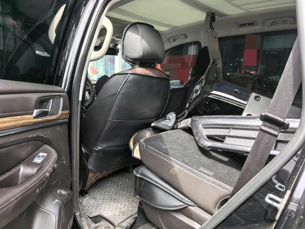 2019 Roewe RX8 2.0T 222HP L4 6AT,autocango,china used car exporter,china ev exporter,chinese used car exporter,chinese used ev exporter